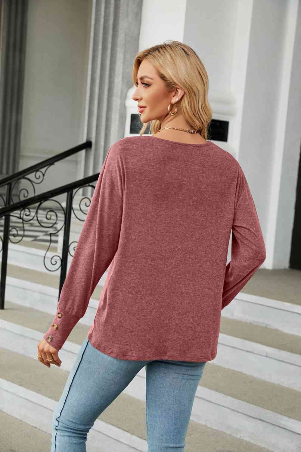 swvws V-Neck Long Sleeve T-Shirt