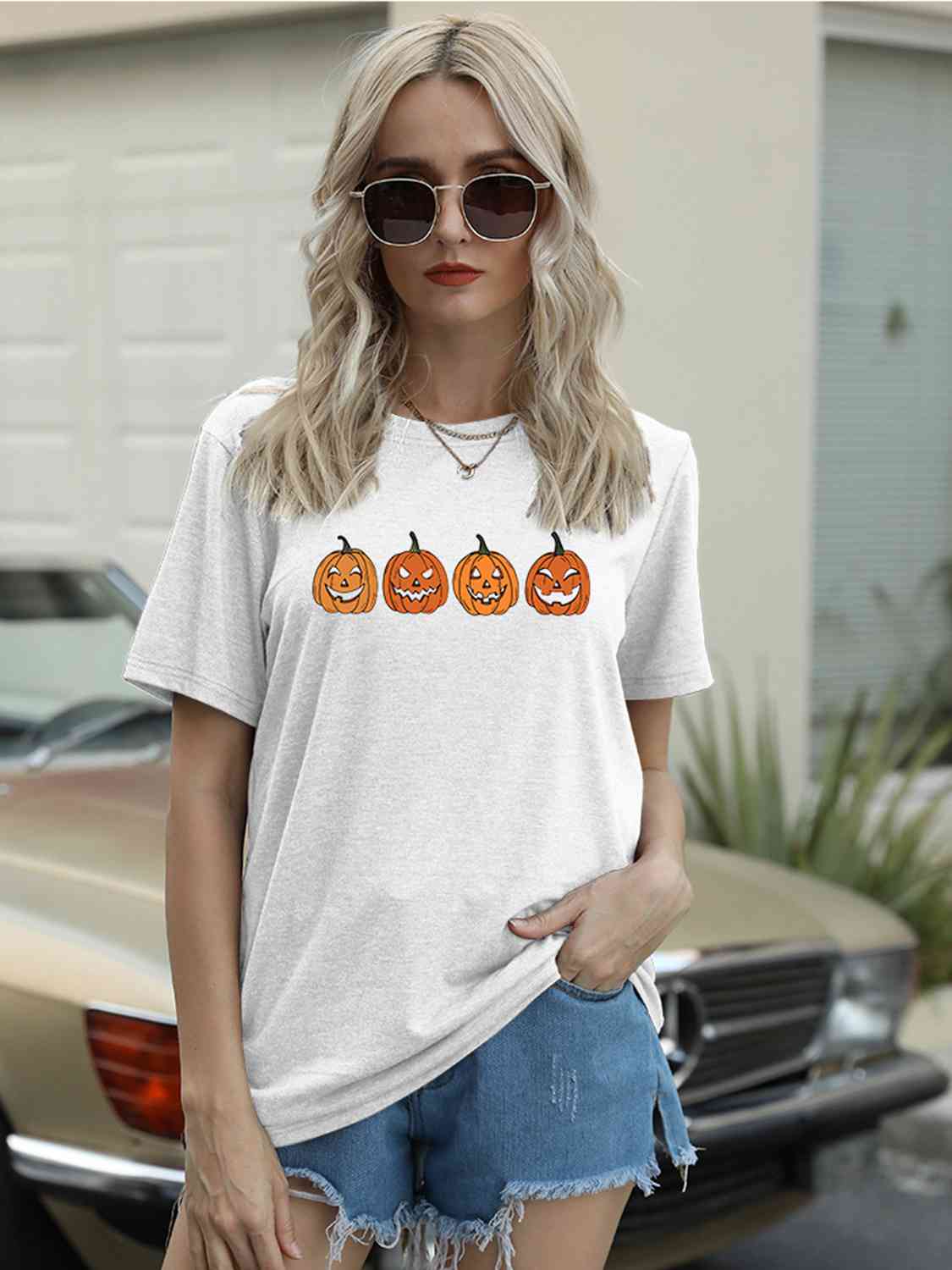 swvws Full Size Round Neck Short Sleeve Jack-O'-Lantern Graphic T-Shirt