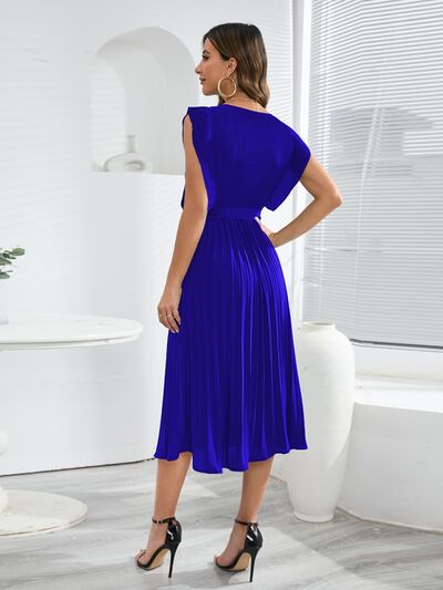 swvws Tied Round Neck Pleated Midi Dress