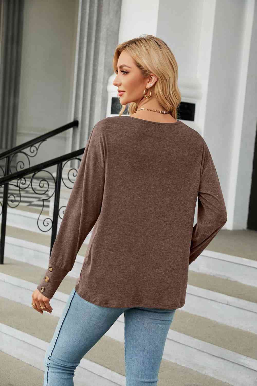 swvws V-Neck Long Sleeve T-Shirt