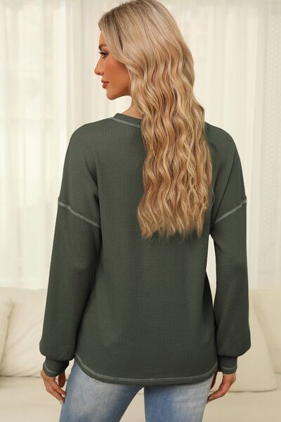 swvws Contrast Stitching Waffle-Knit Round Neck Blouse