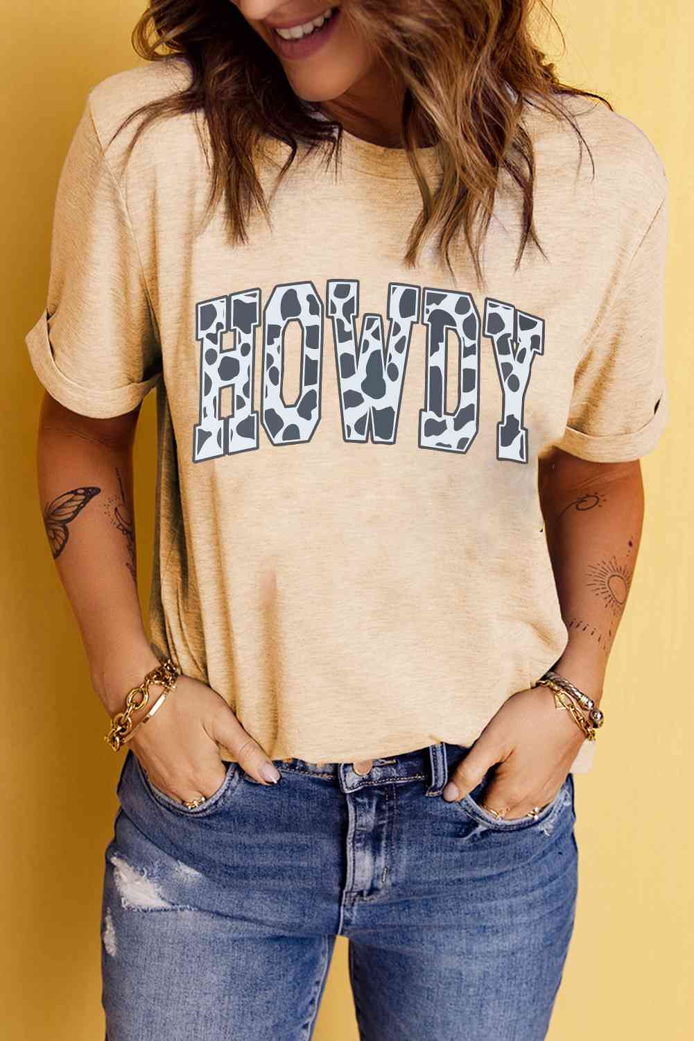 swvws Round Neck Short Sleeve HOWDY Graphic Tee