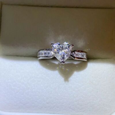 swvws 1 Carat Moissanite 925 Sterling Silver Ring