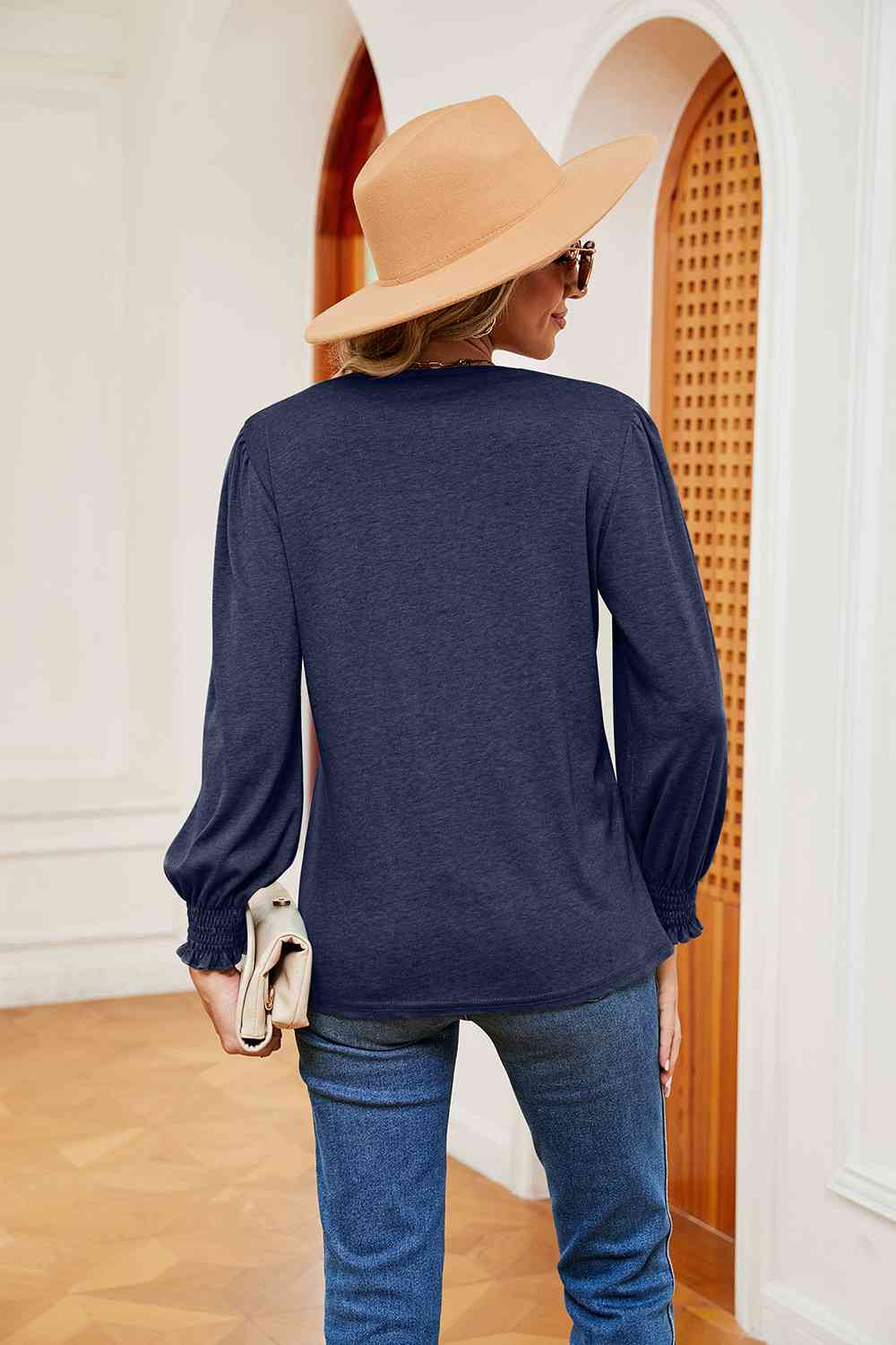 swvws Contrast V-Neck Long Sleeve Top