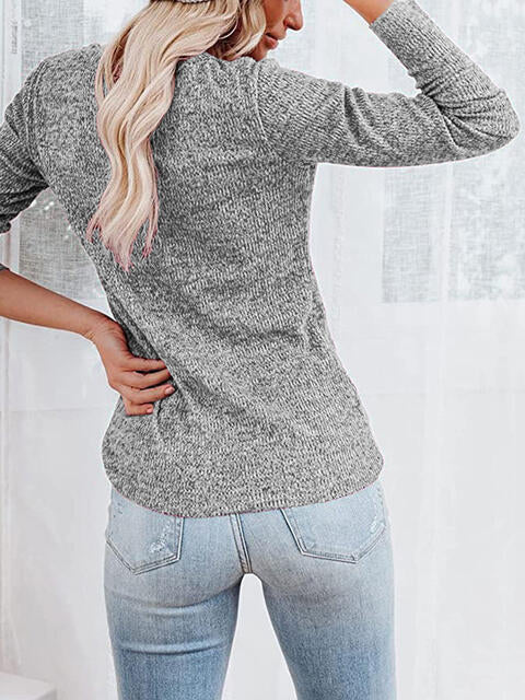 swvws Round Neck Buttoned Long Sleeve T-Shirt