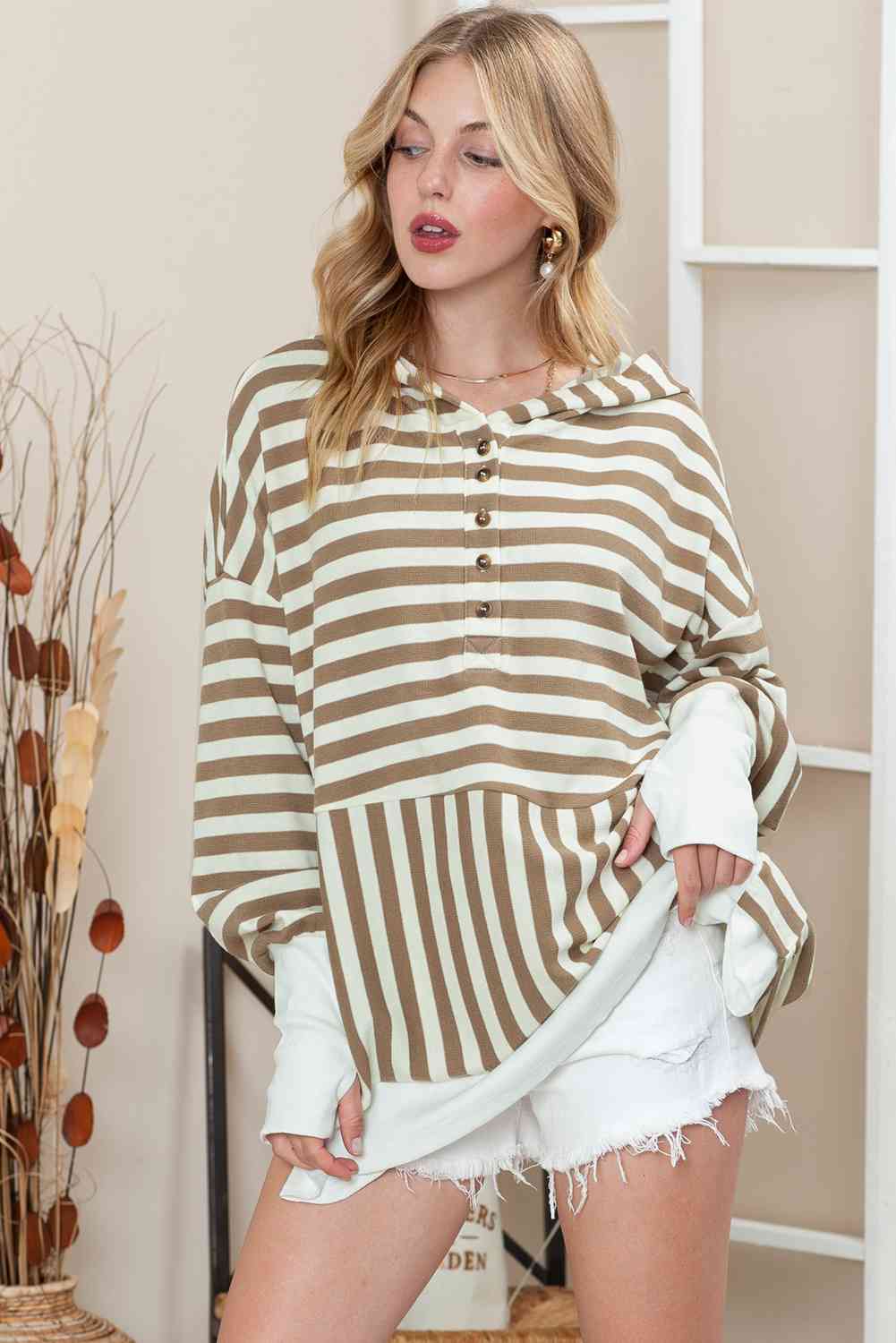 swvws Striped Dropped Shoulder Buttoned Hoodie