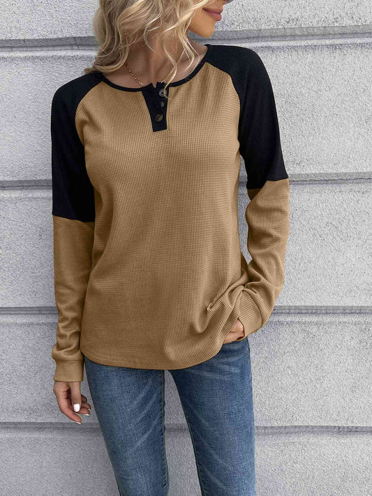 swvws Contrast Buttoned Round Neck Raglan Sleeve Top