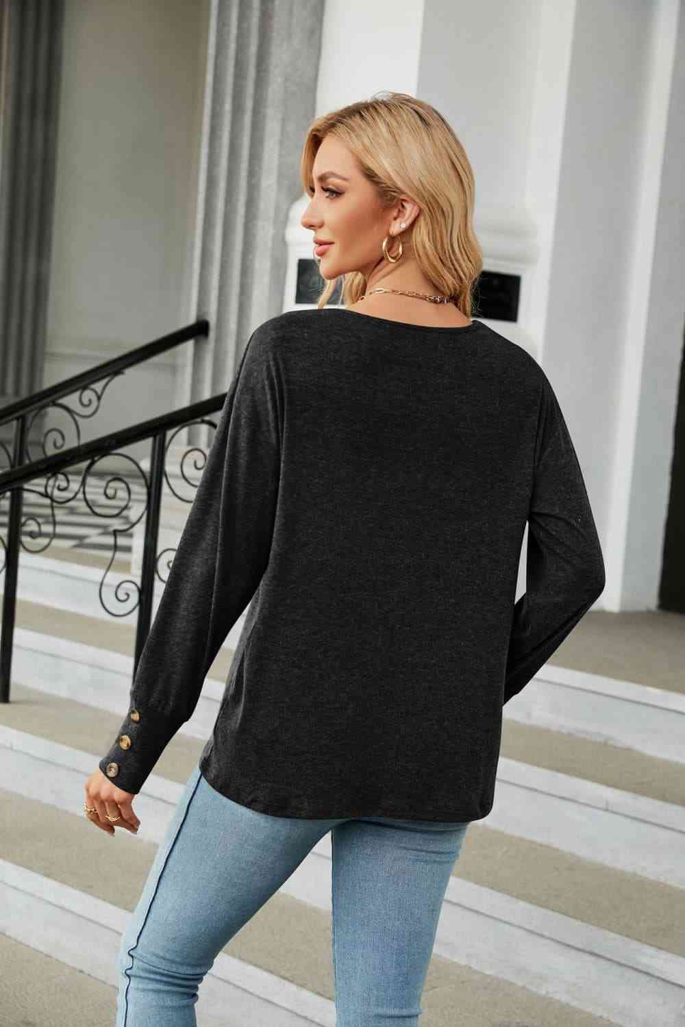 swvws V-Neck Long Sleeve T-Shirt