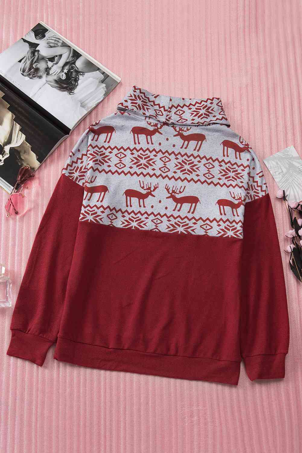 swvws Christmas Reindeer Print Turtleneck Sweatshirt