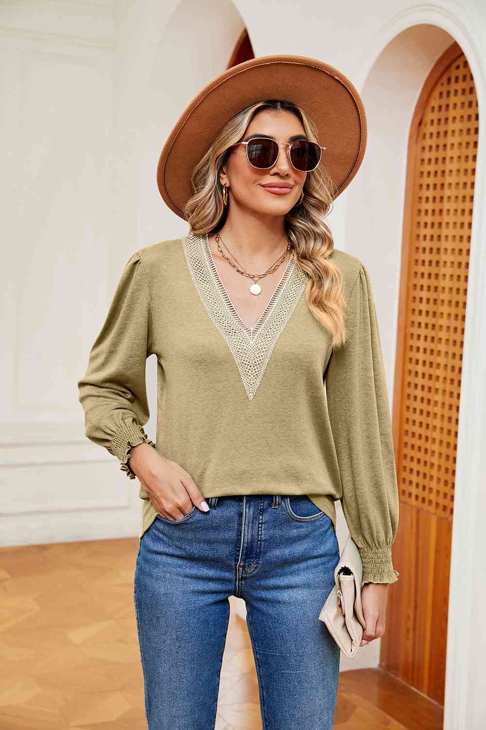 swvws Contrast V-Neck Long Sleeve Top