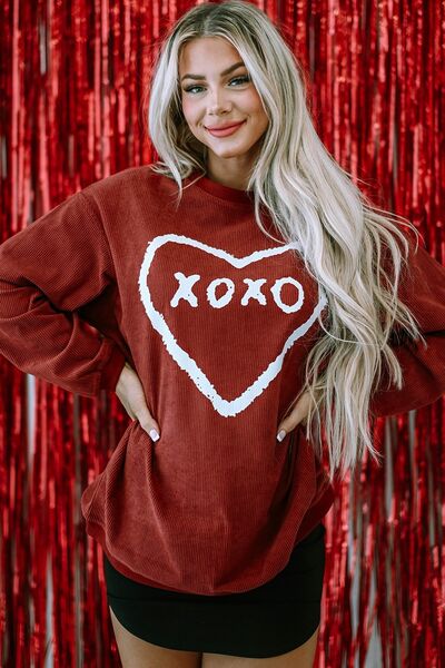 swvws Heart Letter Graphic Round Neck Sweatshirt