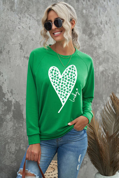 swvws Heart Graphic Round Neck Sweatshirt