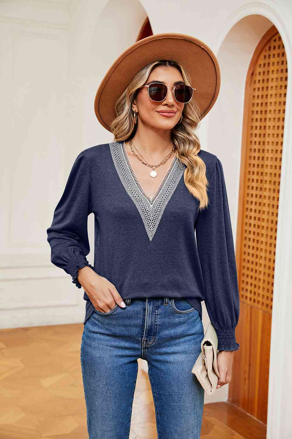 swvws Contrast V-Neck Long Sleeve Top