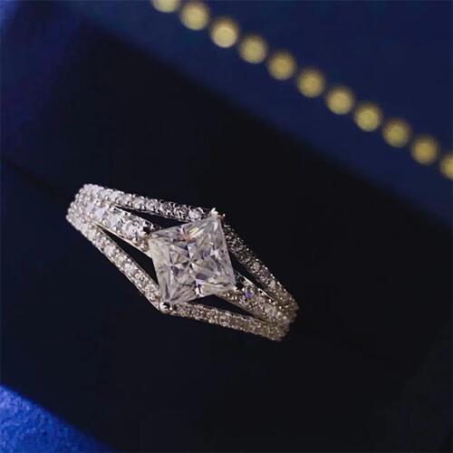 swvws 1 Carat Moissanite 925 Sterling Silver Ring