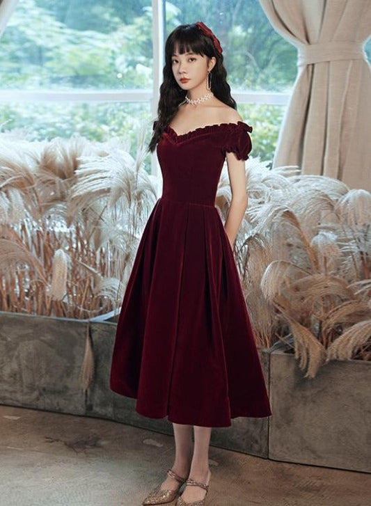 Tmallworld Cute Short Burgundy Sweetheart Off Shoulder Tea Length Party Dress, Velvet Prom Dress