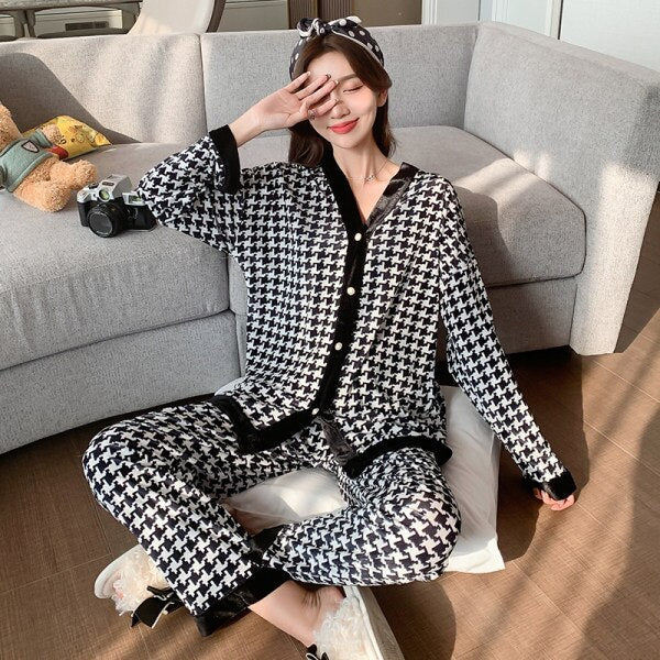 swvws Silk Pajamas For Women Luxury Designer Casual Shorts Suits Ladies Pajamas Set V Neck Sexy Nightwear Sleepwear Home Clothes