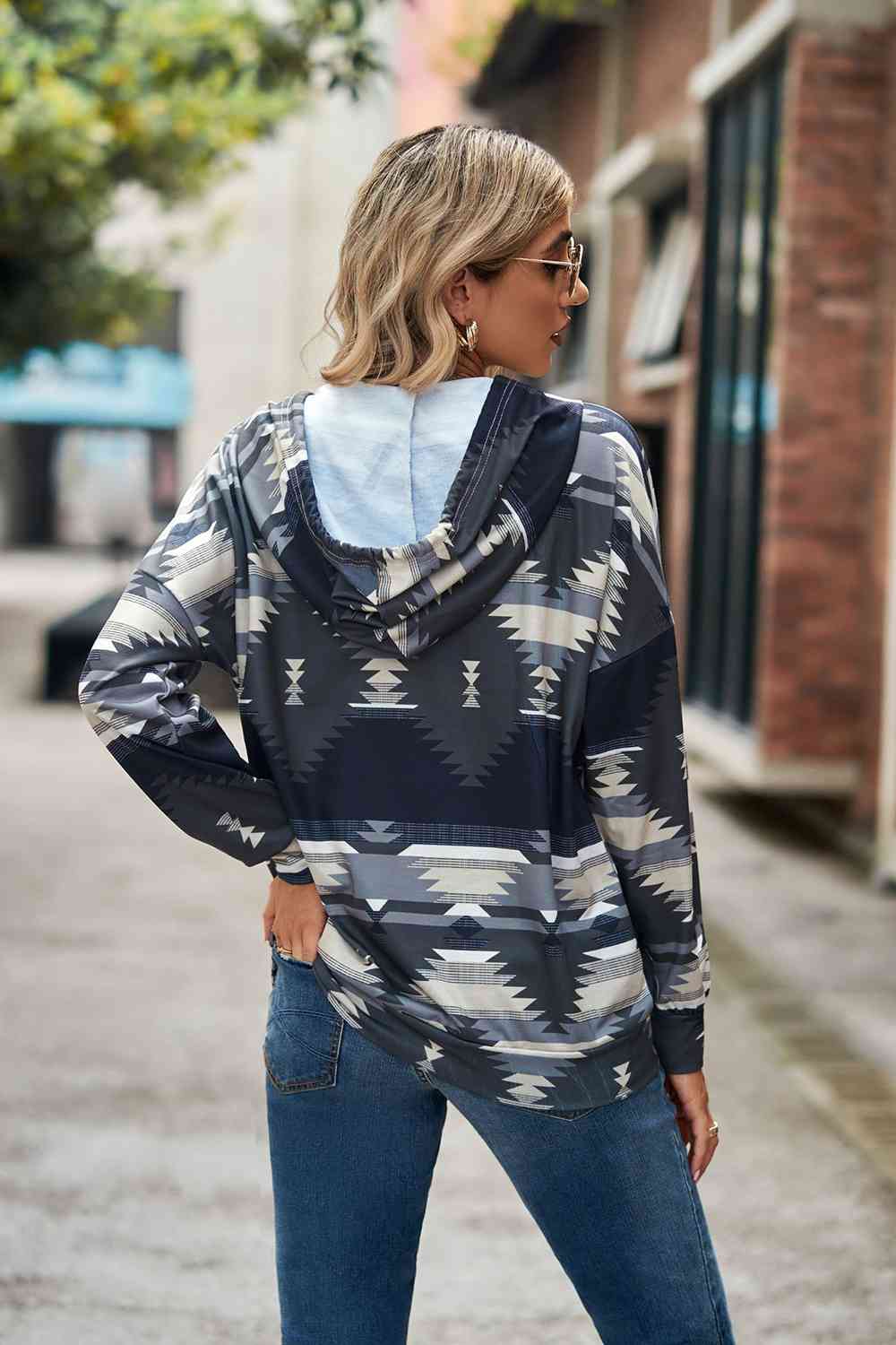 swvws Geometric Drawstring Dropped Shoulder Hoodie