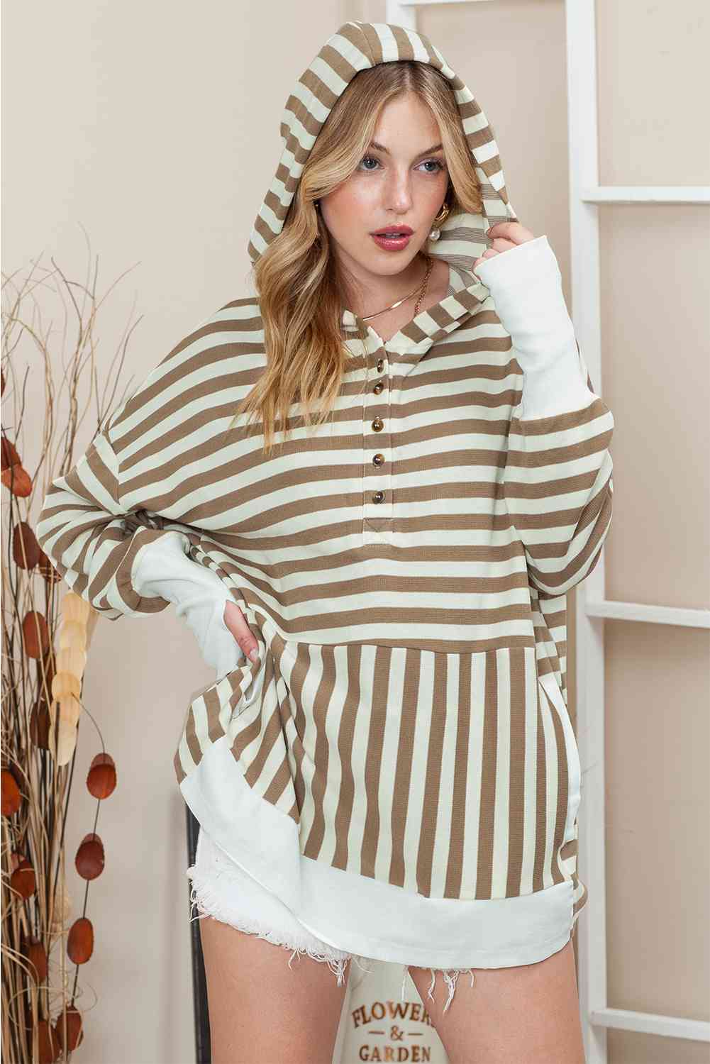 swvws Striped Dropped Shoulder Buttoned Hoodie