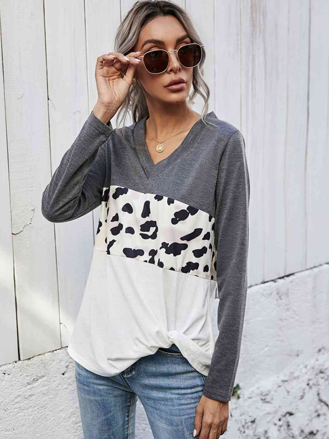 swvws Leopard Color Block V-Neck Twisted Tee