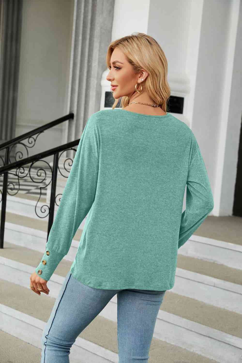 swvws V-Neck Long Sleeve T-Shirt