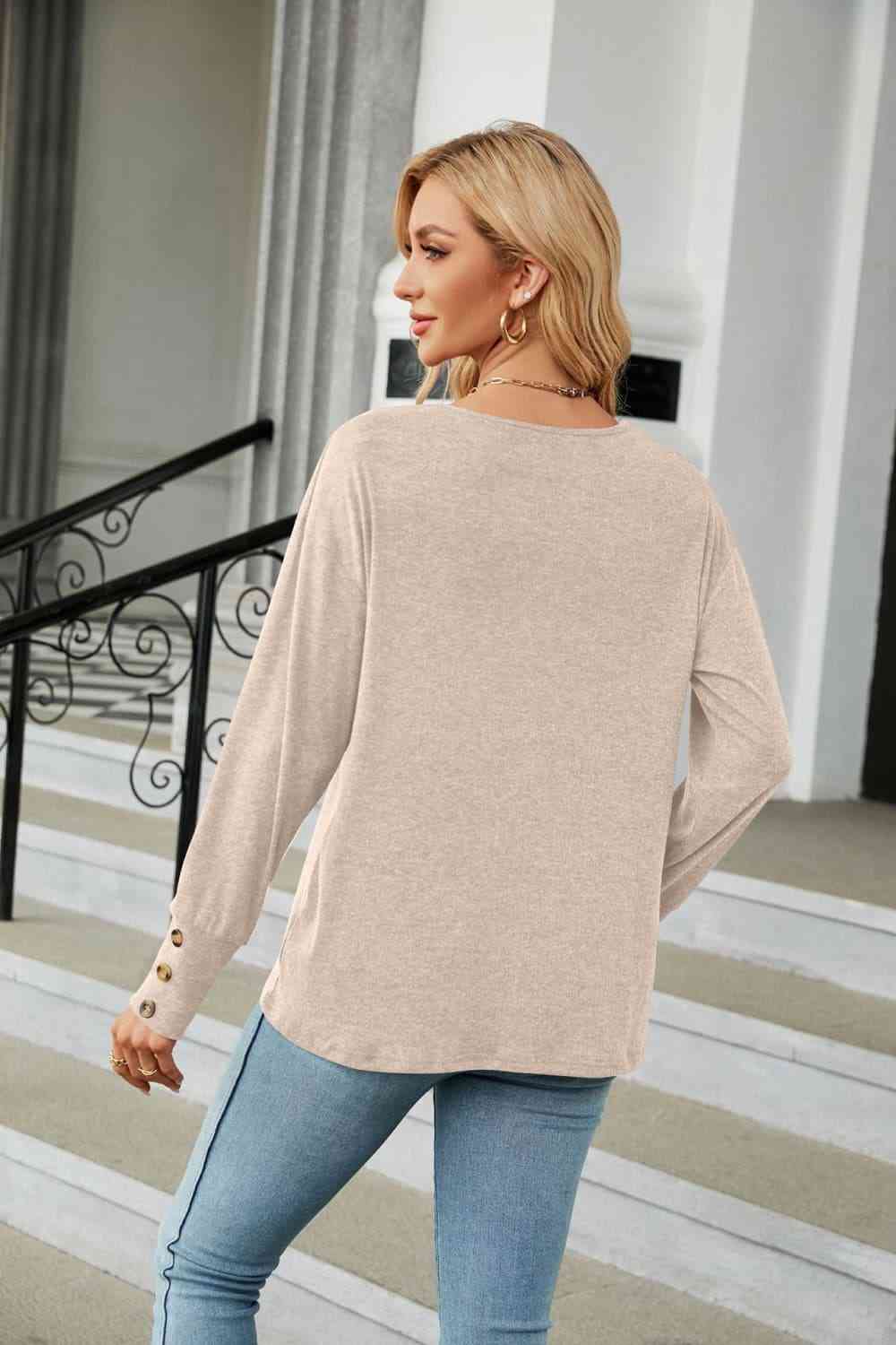 swvws V-Neck Long Sleeve T-Shirt