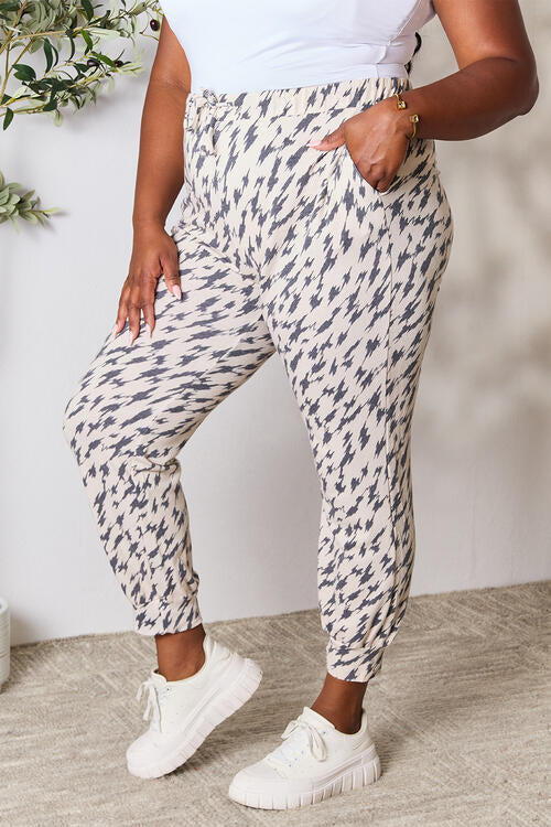 swvws Heimish Full Size Printed Drawstring Pants