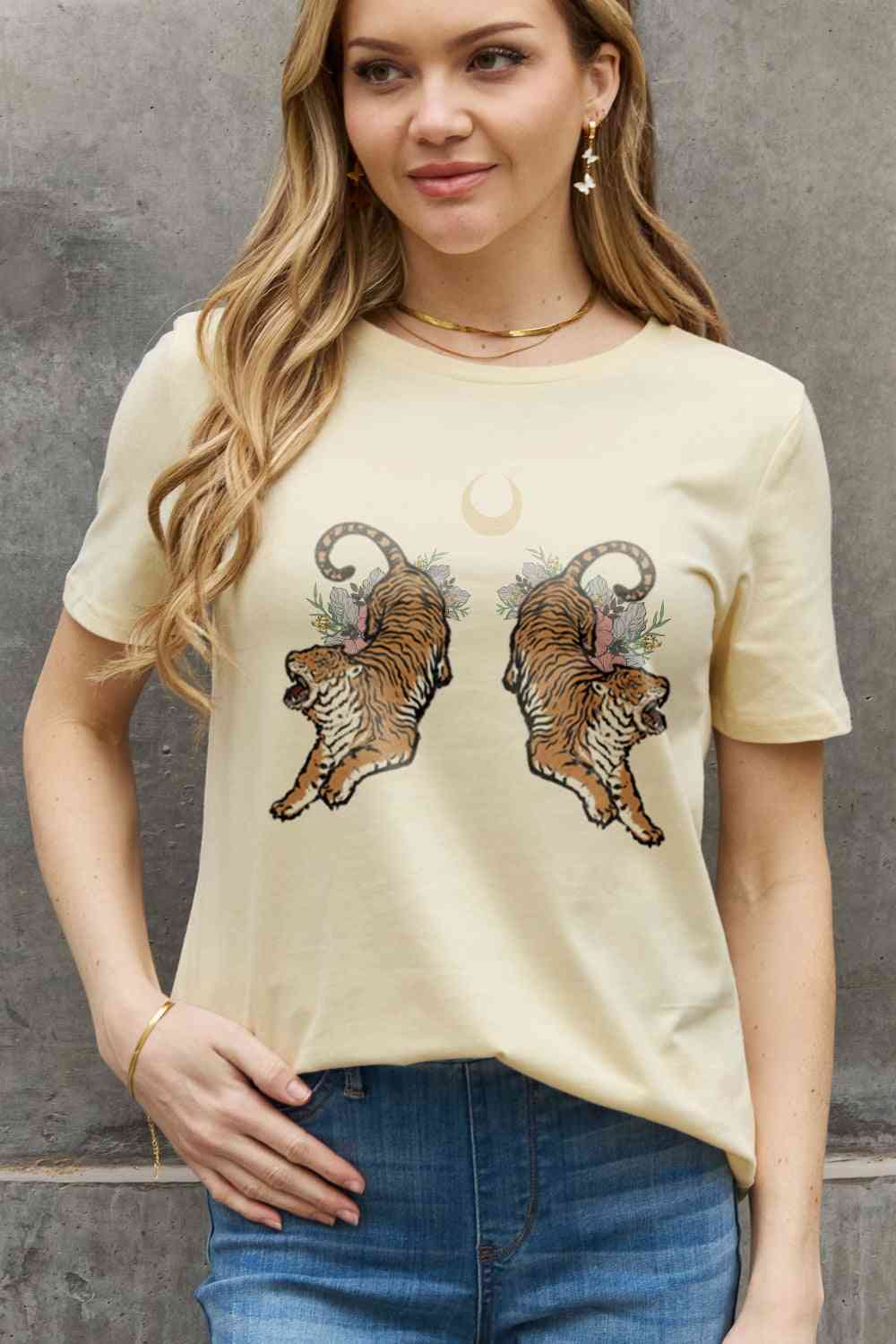 swvws Simply Love Full Size Tiger Graphic Cotton Tee