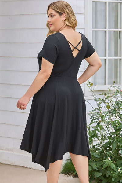 swvws Plus Size Ruched Crisscross V-Neck Short Sleeve Dress