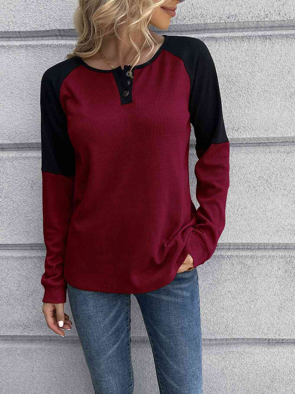 swvws Contrast Buttoned Round Neck Raglan Sleeve Top