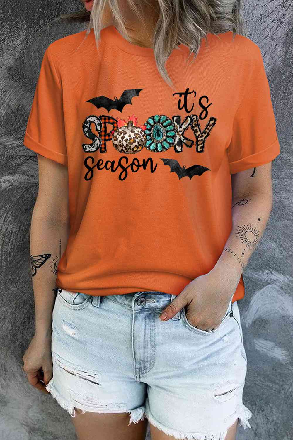 swvws Round Neck Short Sleeve IT'S SPOOKY SEASON Graphic T-Shirt