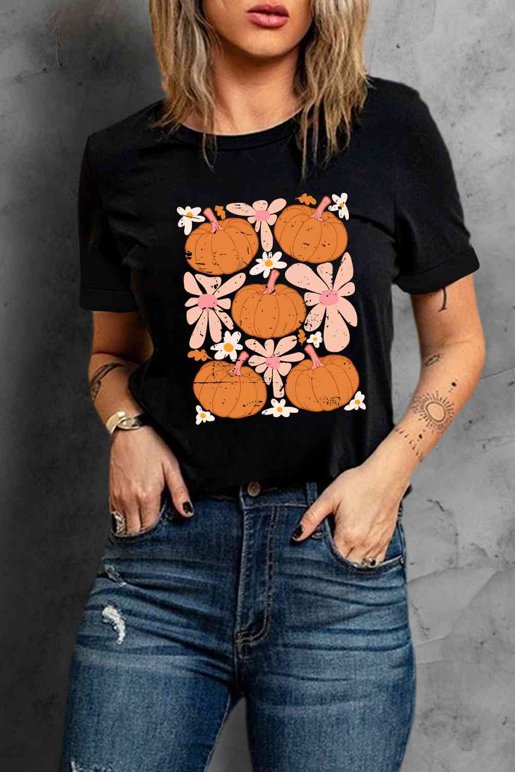 swvws Round Neck Short Sleeve Pumpkin Graphic T-Shirt