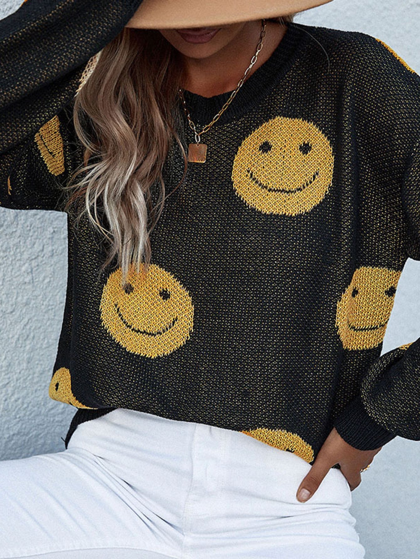 swvws Smiley Face Sweater