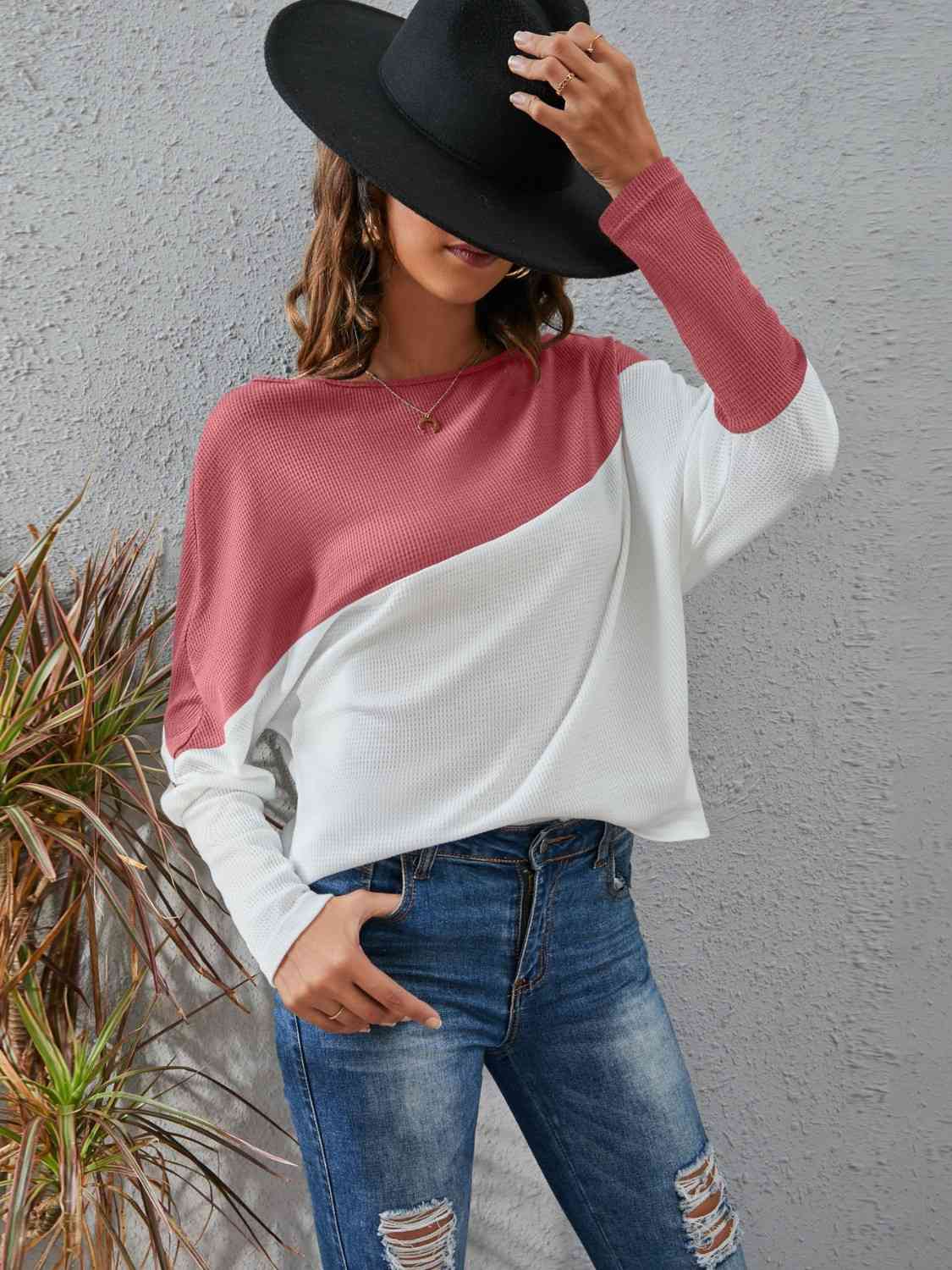 swvws Two-Tone Boat Neck Knit Top