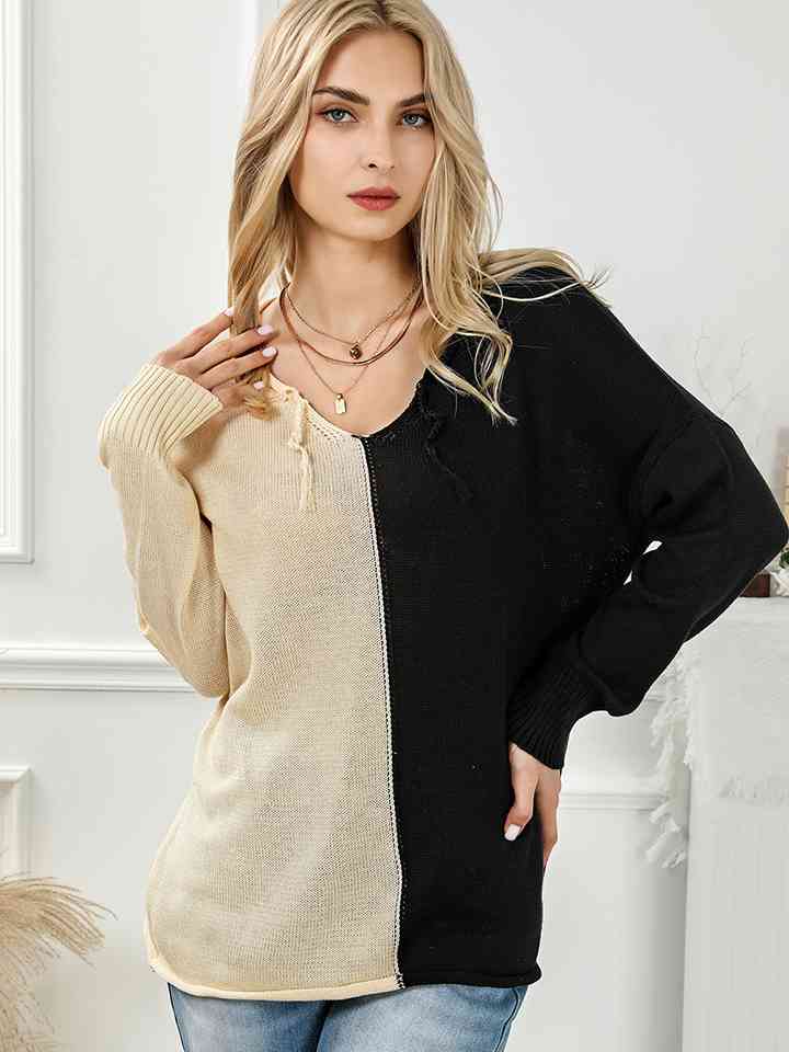 swvws Two-Tone V-Neck Long Sleeve Knit Top