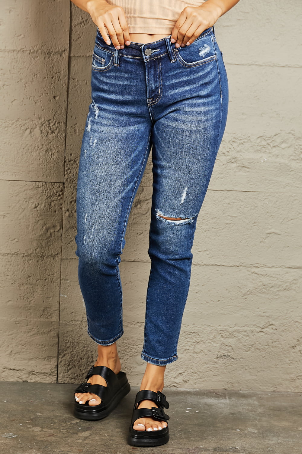 swvws BAYEAS Mid Rise Distressed Slim Jeans