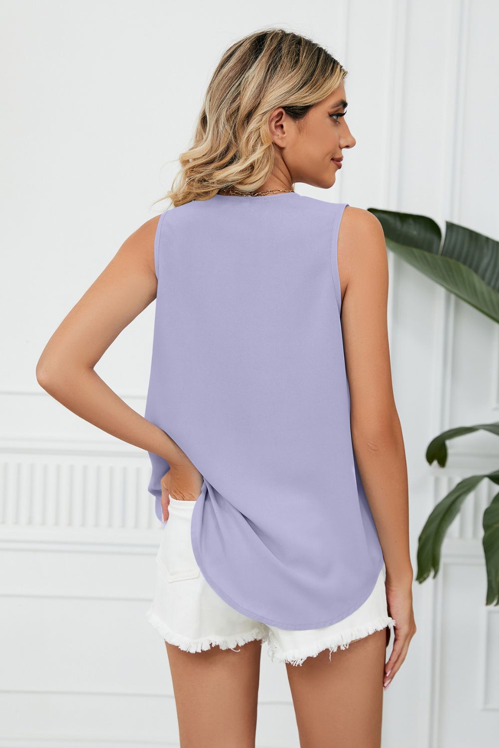 swvws Contrast Trim Plunge Sleeveless Blouse