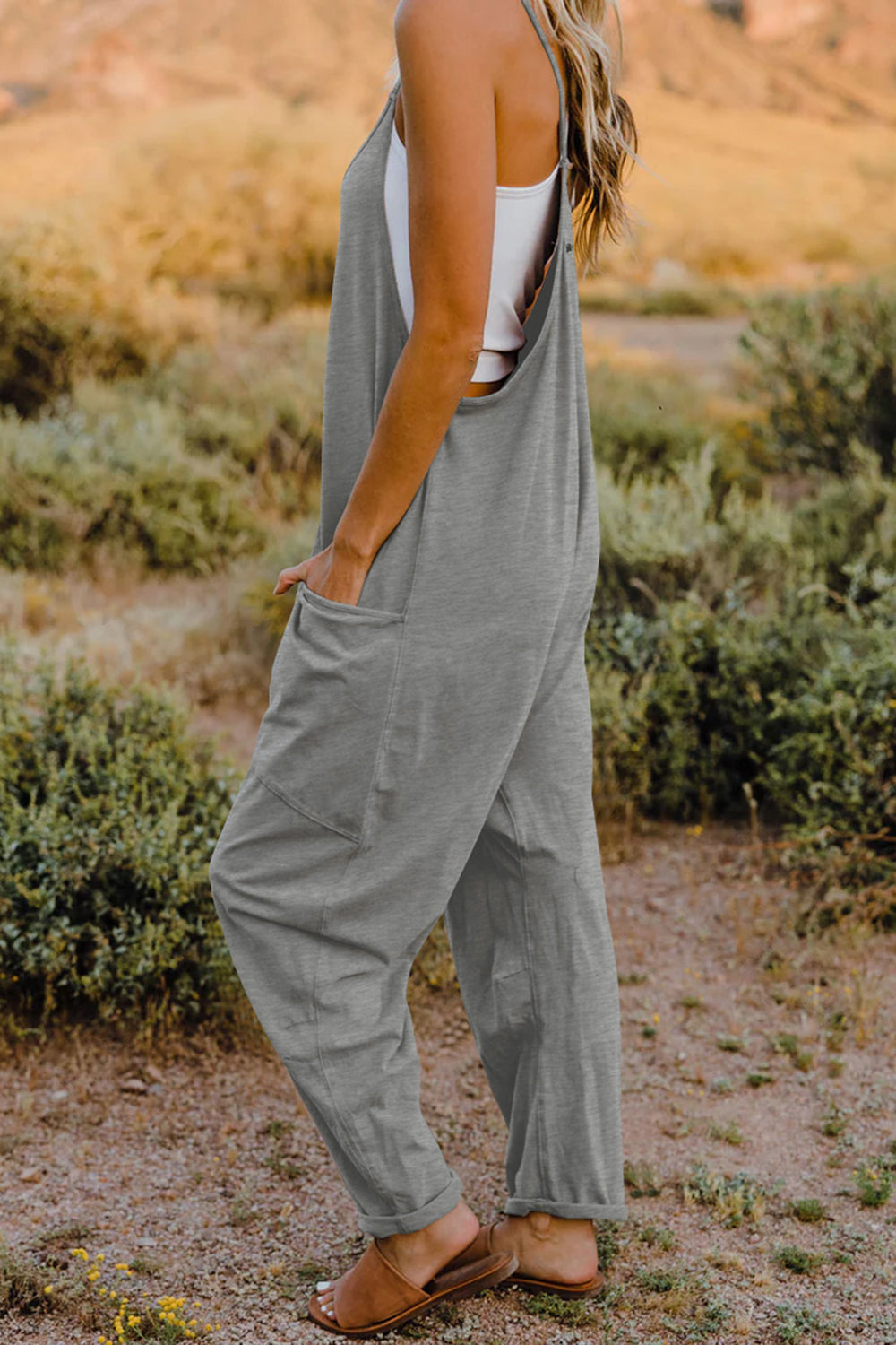 swvws V-Neck Sleeveless Jumpsuit with Pocket