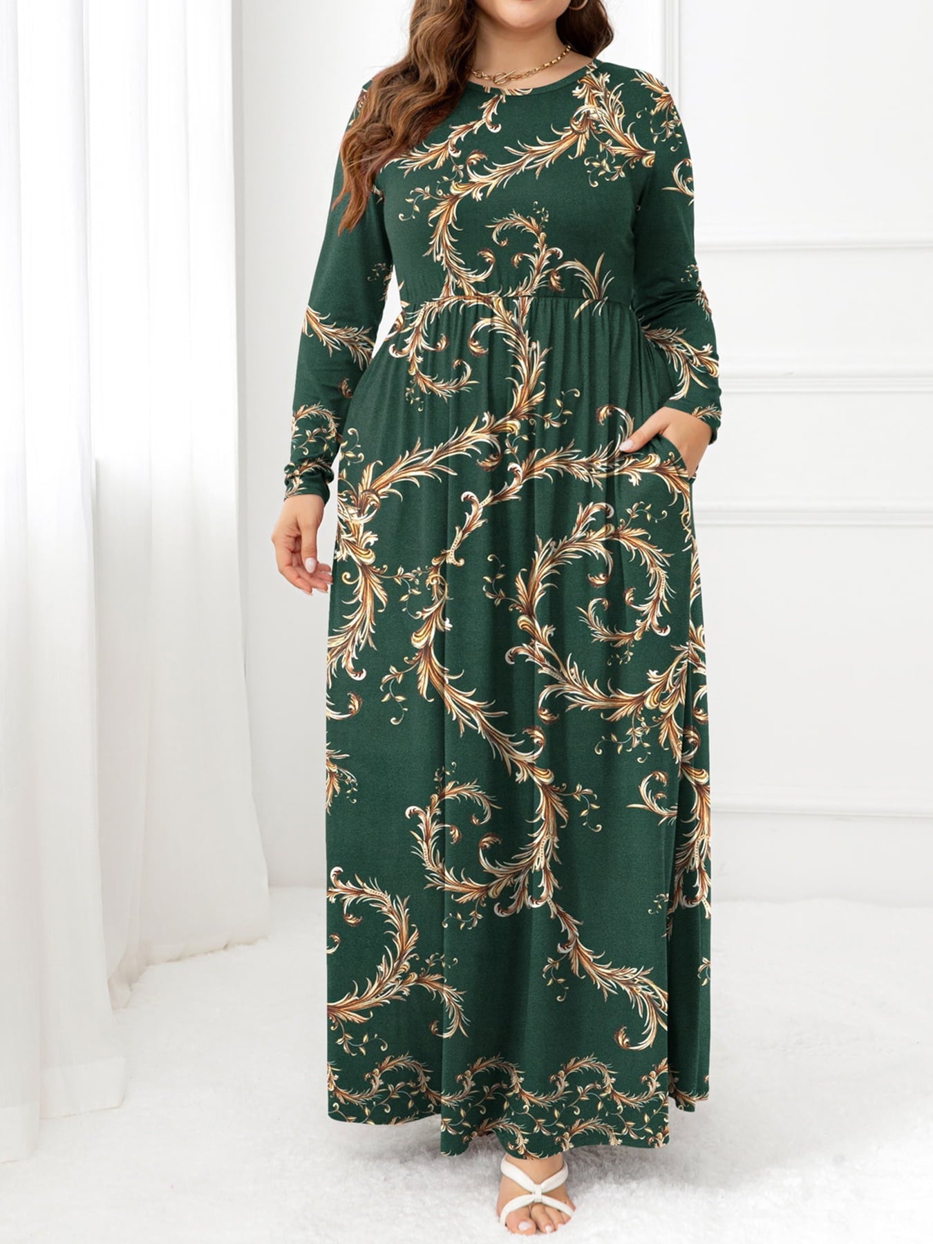 swvws Plus Size Round Neck Maxi Dress with Pockets