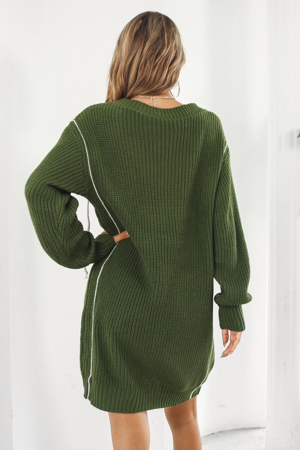 swvws Contrast V-Neck Sweater Dress