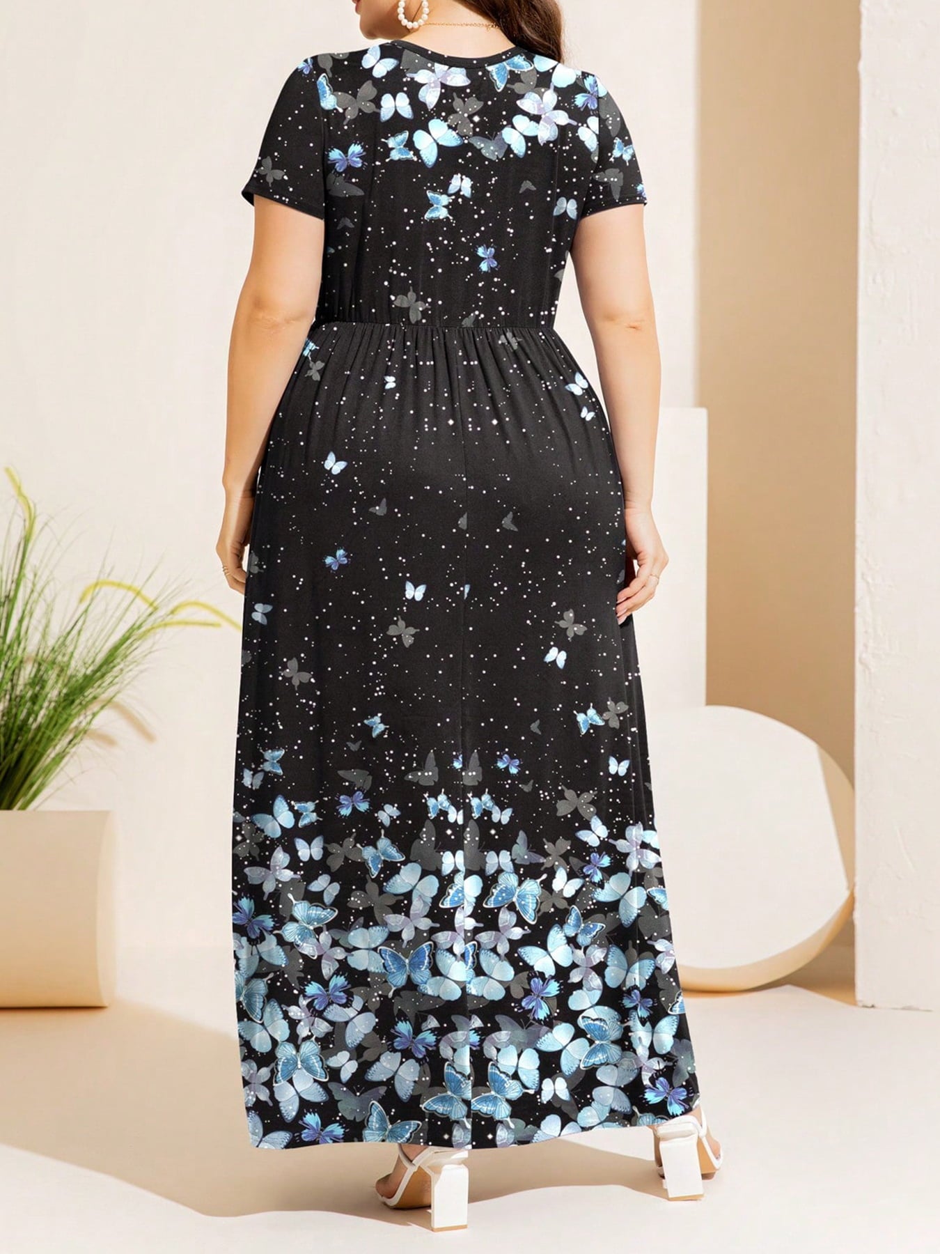 swvws Plus Size Printed Round Neck Short Sleeve Maxi Dress