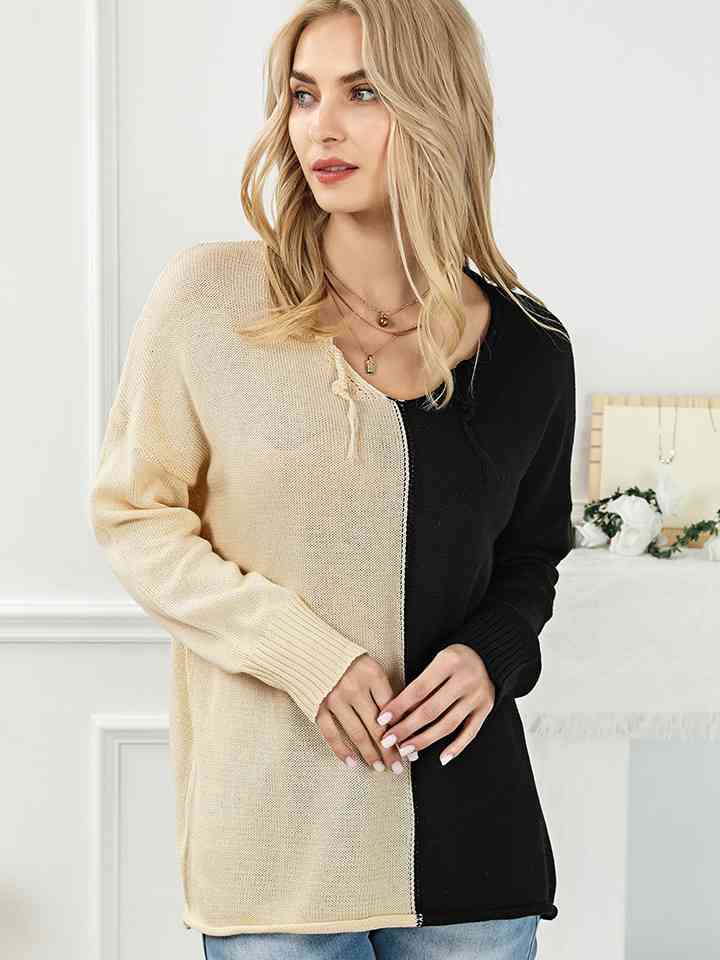 swvws Two-Tone V-Neck Long Sleeve Knit Top