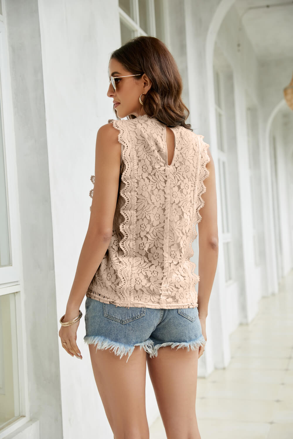 swvws Lace Scalloped Keyhole V-Neck Tank