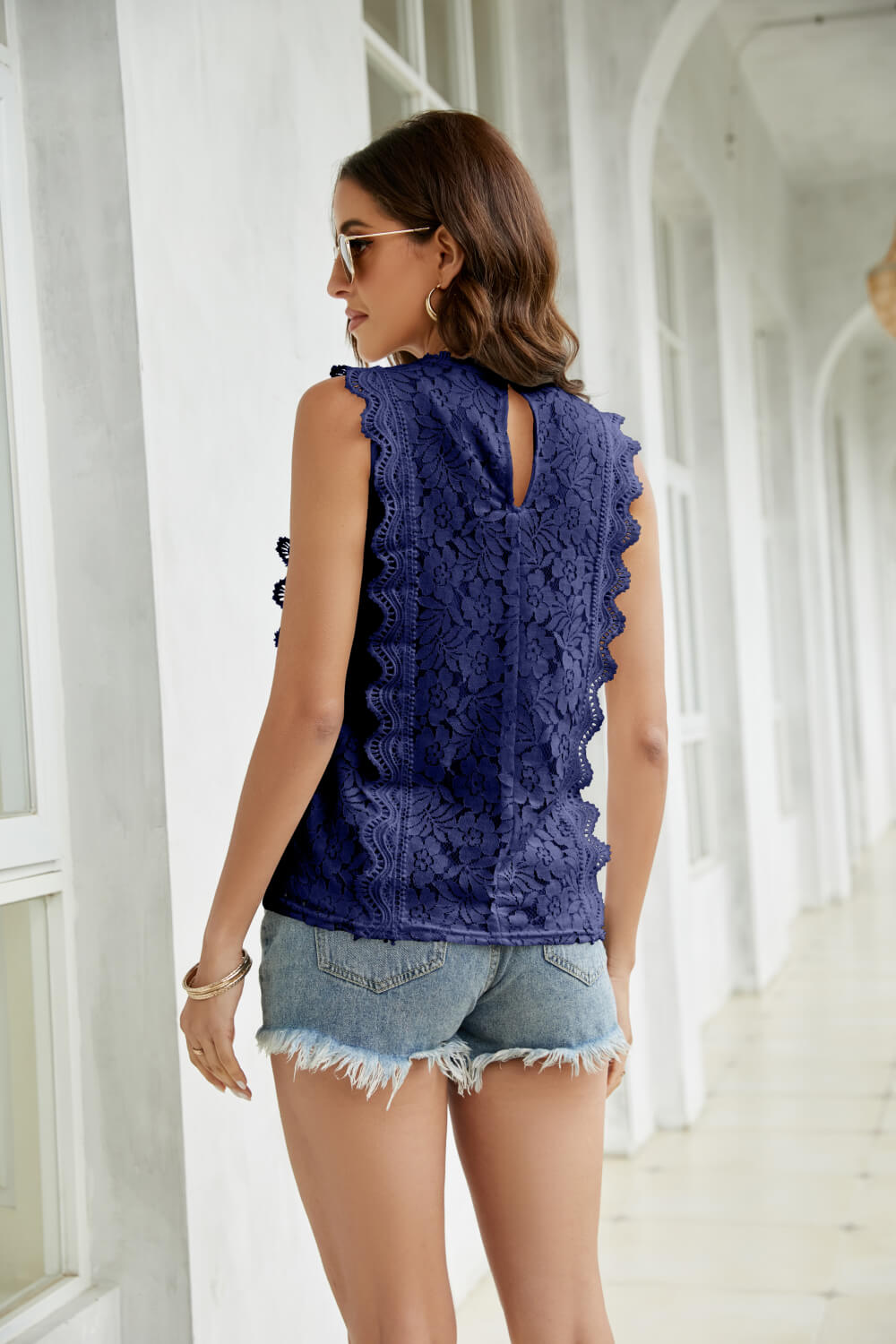 swvws Lace Scalloped Keyhole V-Neck Tank