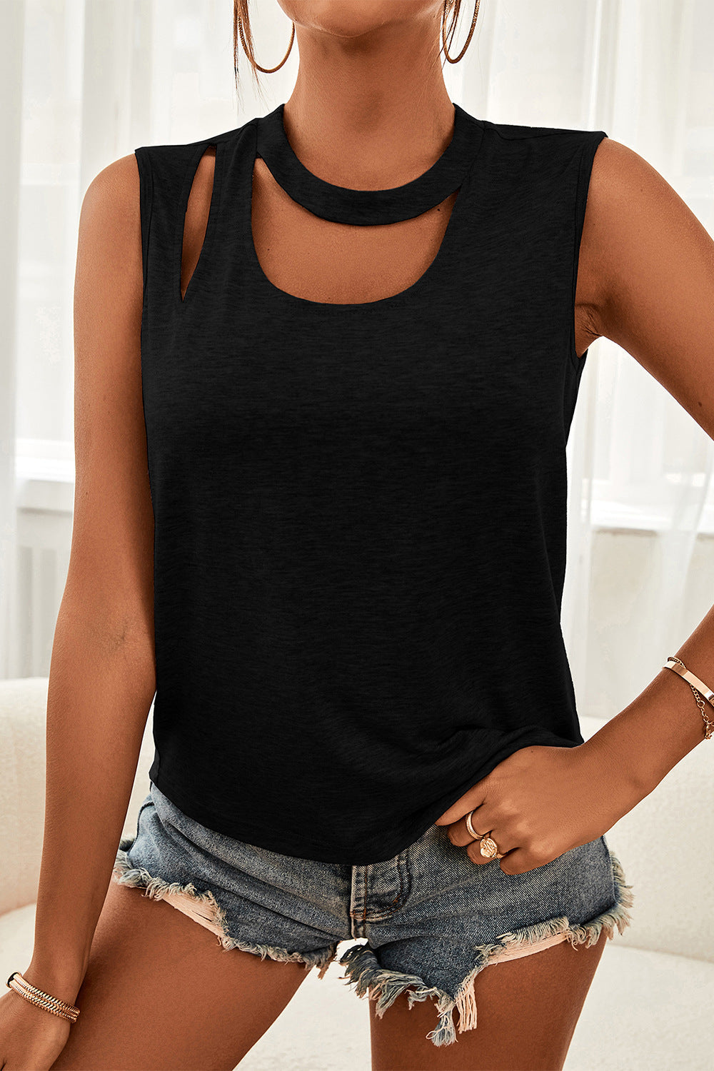 swvws Cutout Sleeveless Top