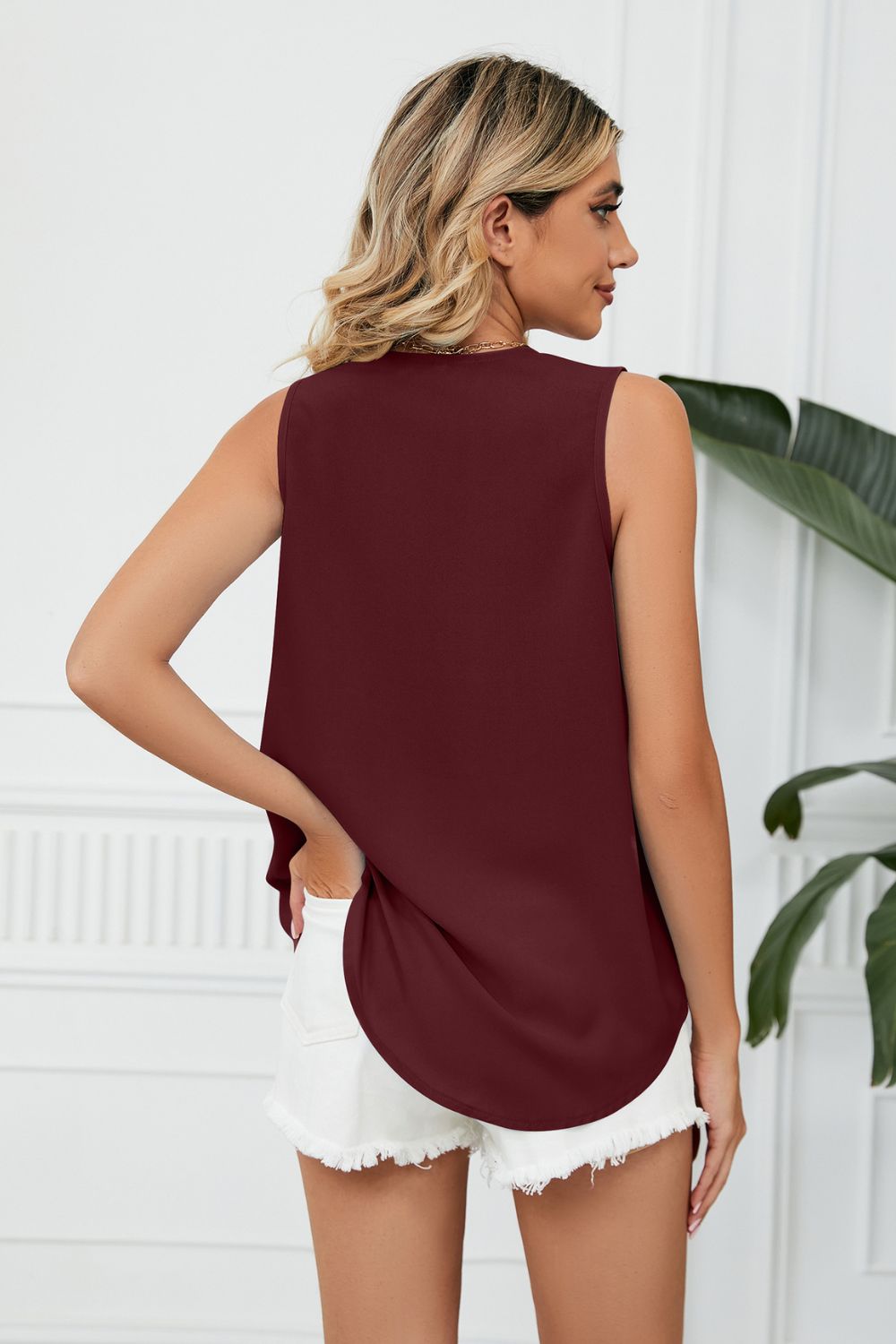 swvws Contrast Trim Plunge Sleeveless Blouse