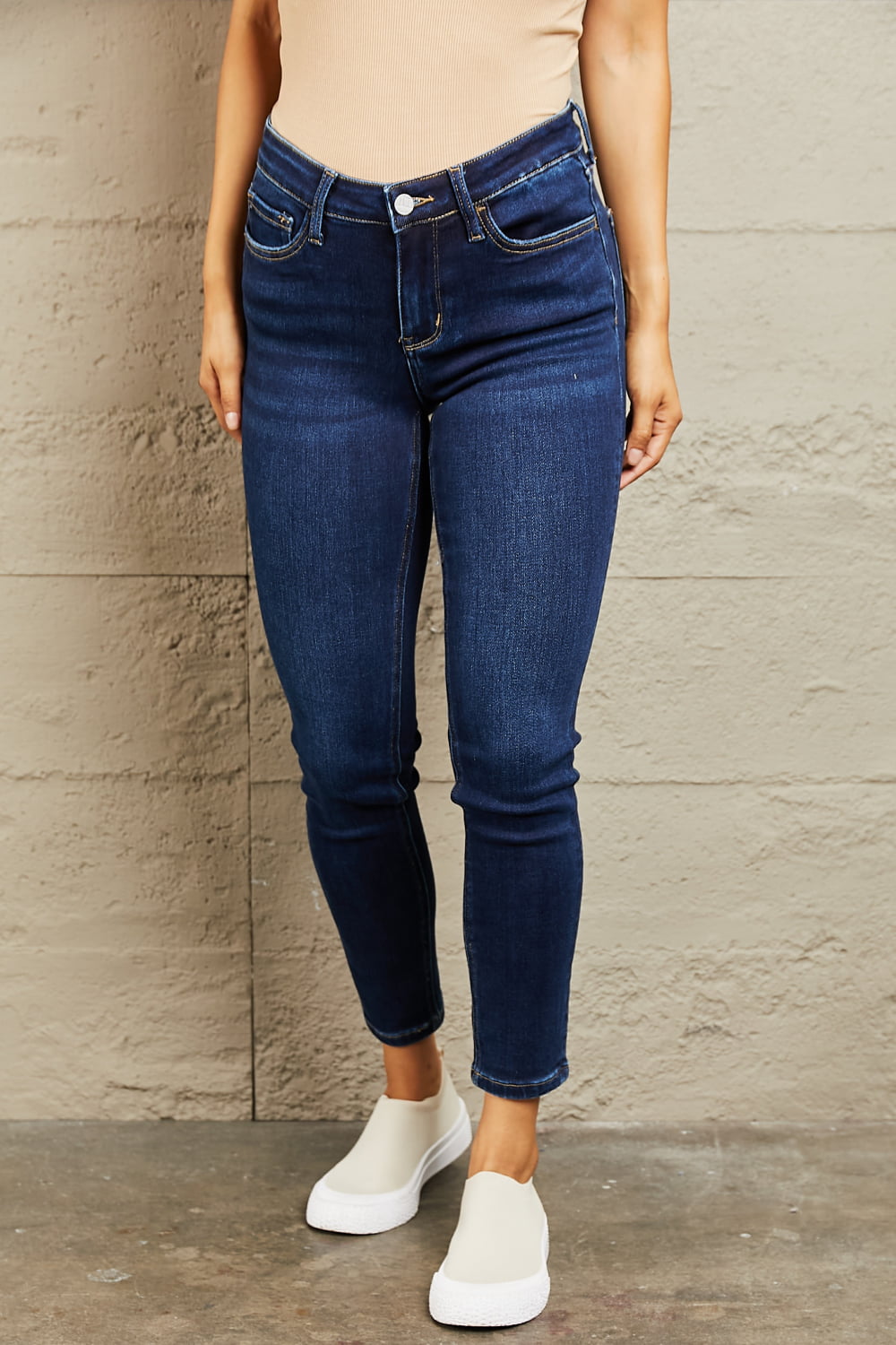 swvws BAYEAS Mid Rise Slim Jeans