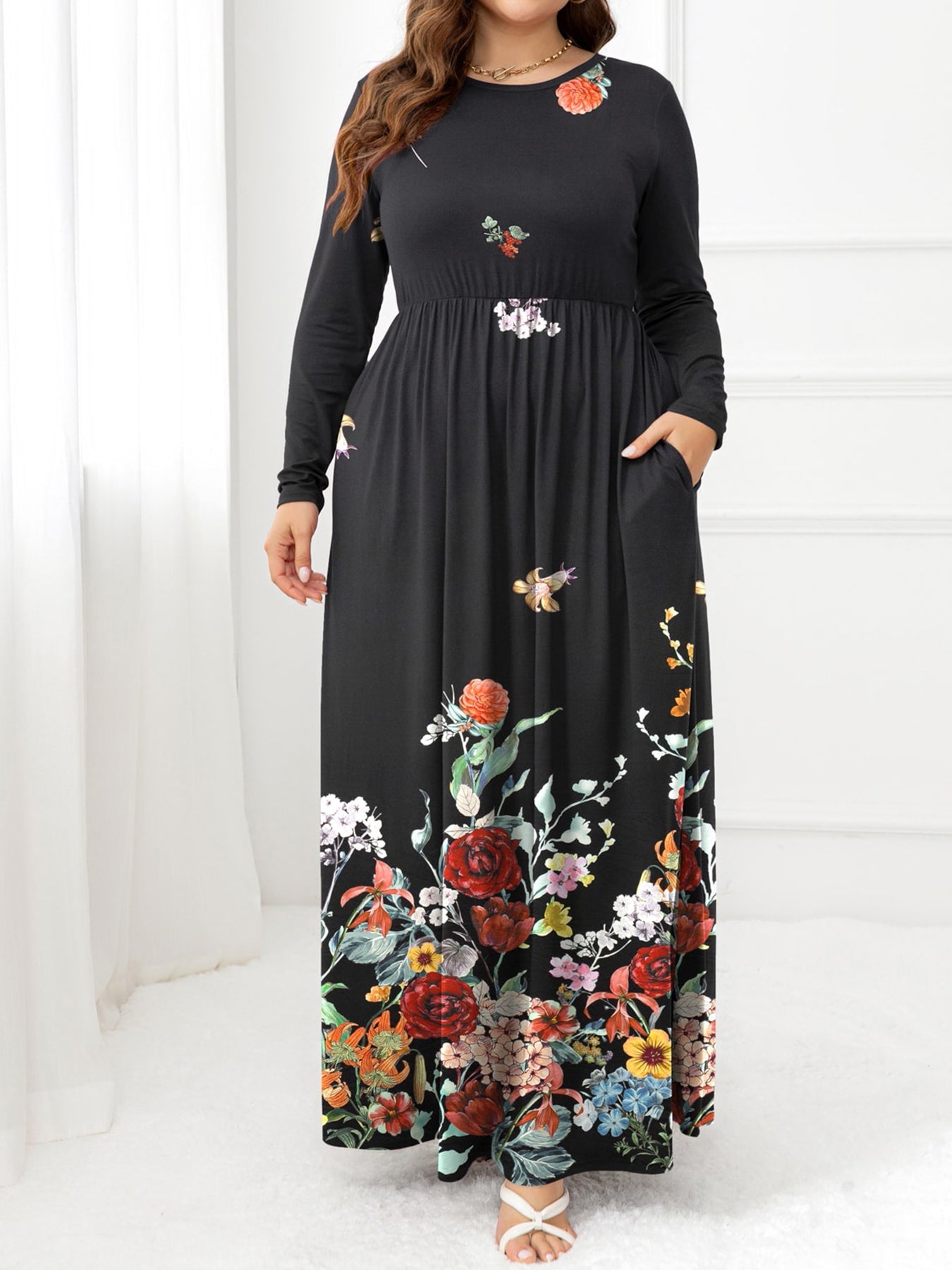 swvws Plus Size Round Neck Maxi Dress with Pockets