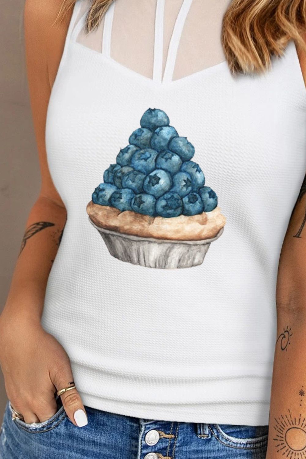 swvws Round Neck Blueberry Graphic Tank Top