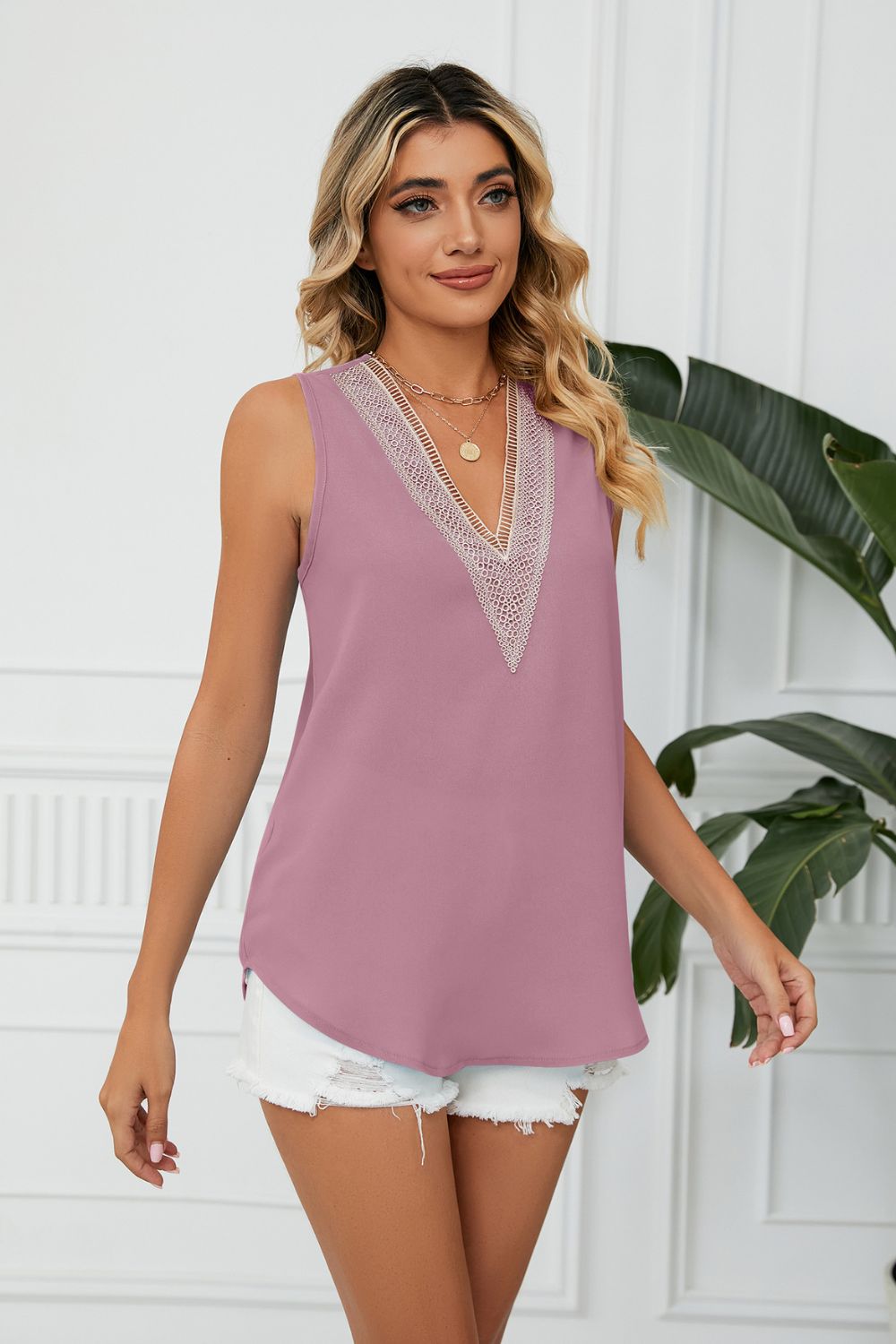 swvws Contrast Trim Plunge Sleeveless Blouse