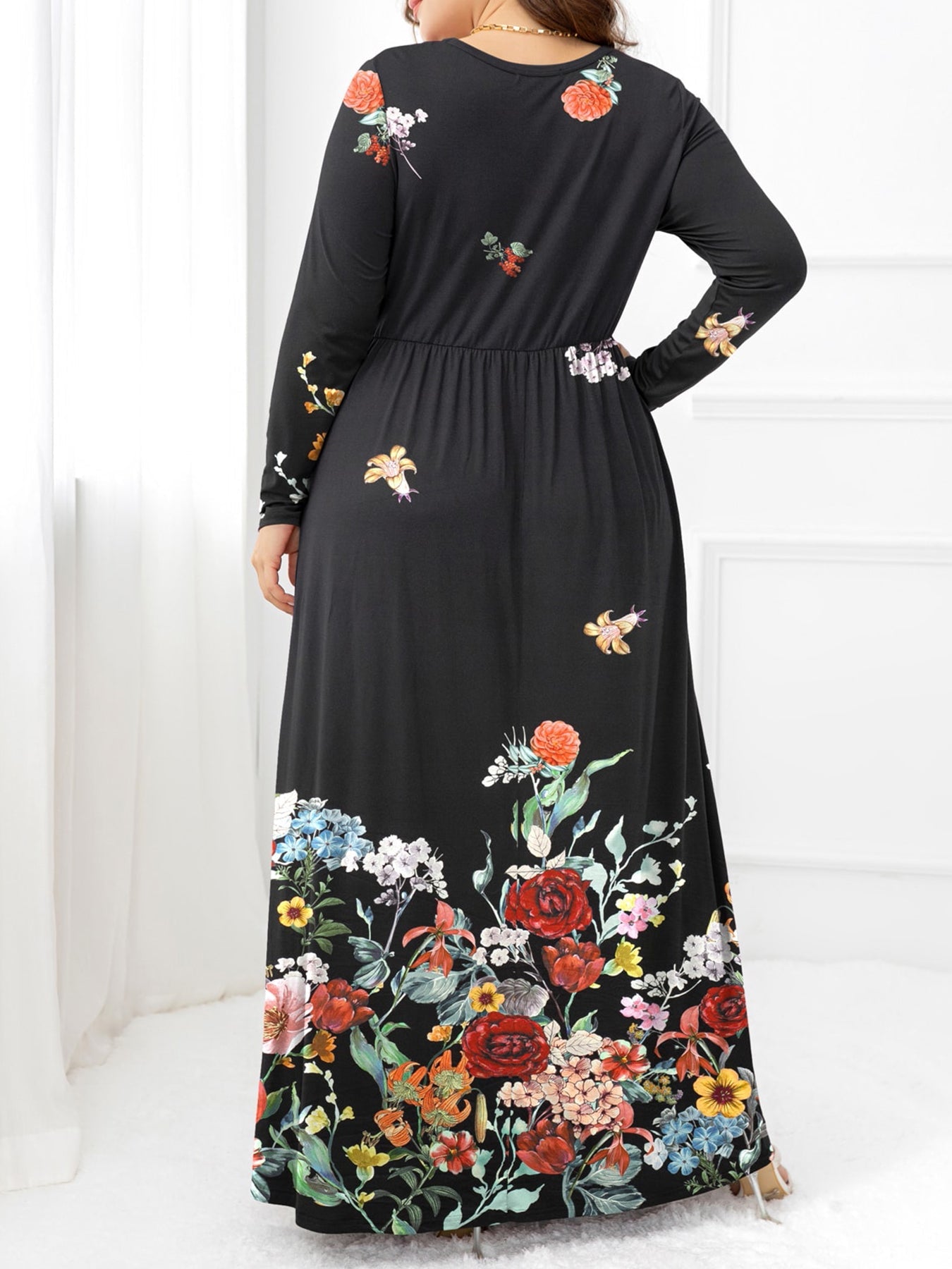 swvws Plus Size Round Neck Maxi Dress with Pockets